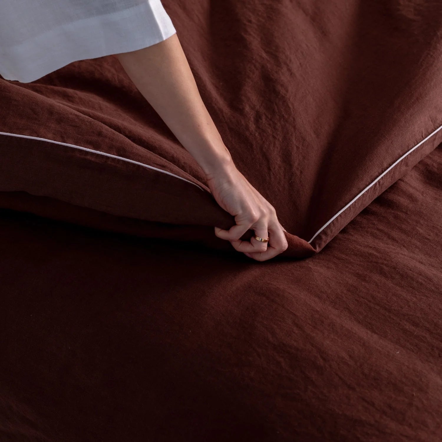 Chocolate Linen Duvet Cover Set with White Piping